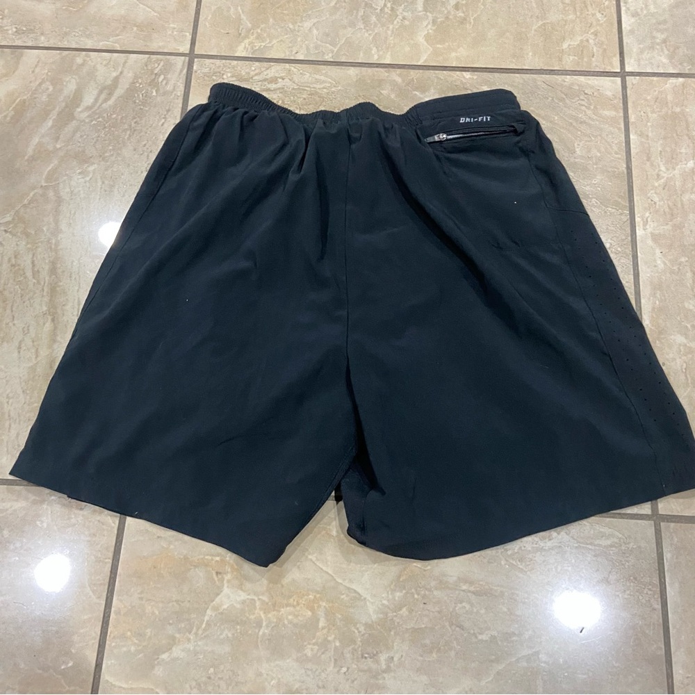 Nike Soulcycle Men's Shorts Black Size M Running/Sports Dri-Fit - Picture 2 of 5